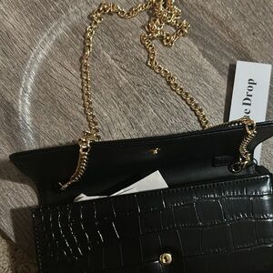 The Drop - Black - Shoulder Purse - Gold Chain